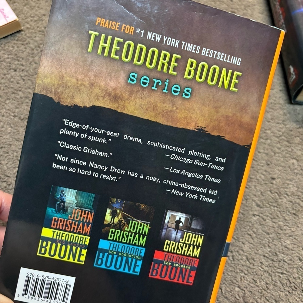 John Grisham Theodore Boone : the odore The Activist book - Picture 3 of 3